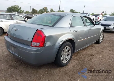 2006 Chrysler 300 Touring z USA, uszkodzony, nr VIN 2C3KA53G06H525712